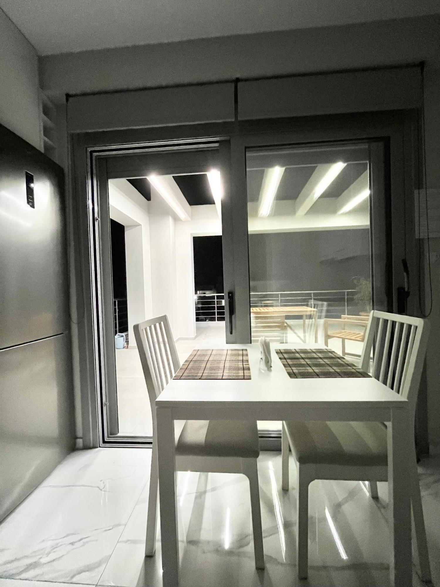 Blueline Apartment 2 Loutraki  Bagian luar foto