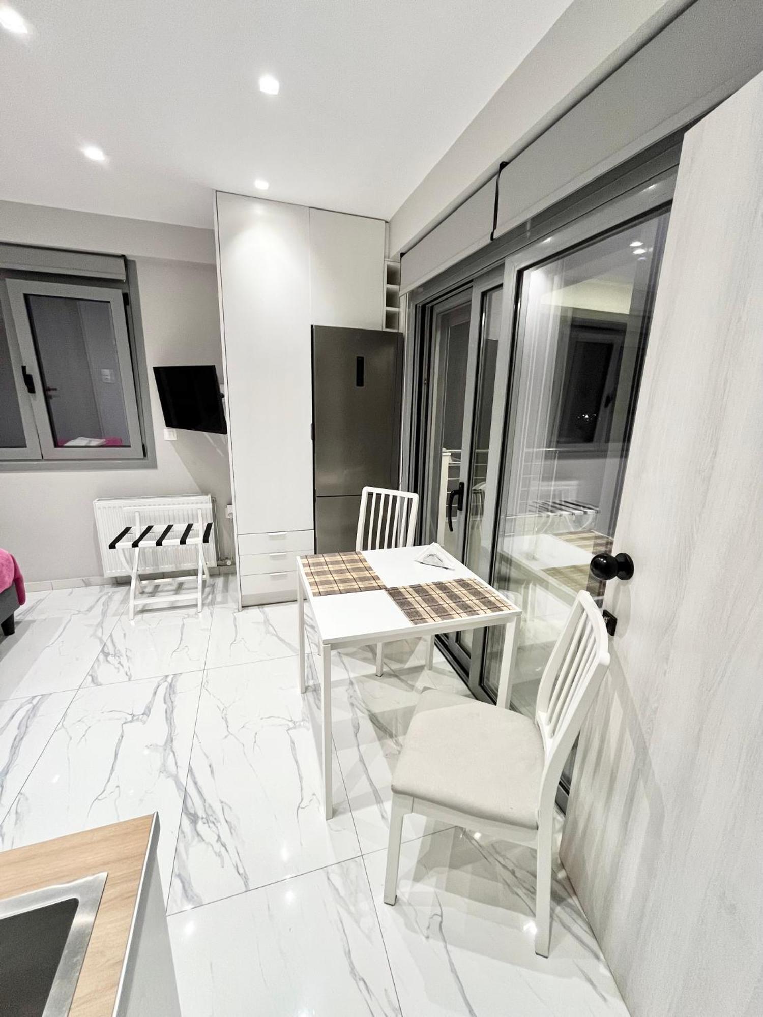 Blueline Apartment 2 Loutraki  Bagian luar foto