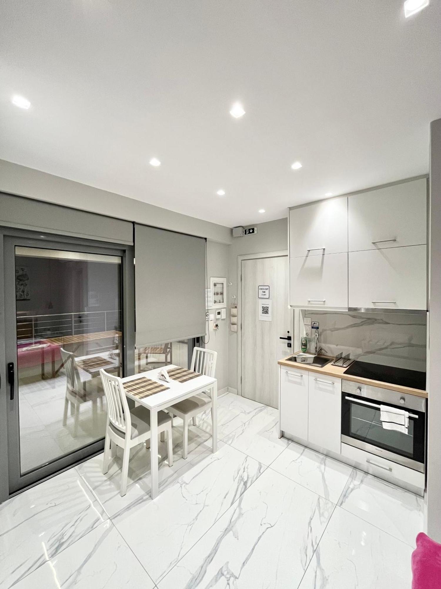 Blueline Apartment 2 Loutraki  Bagian luar foto